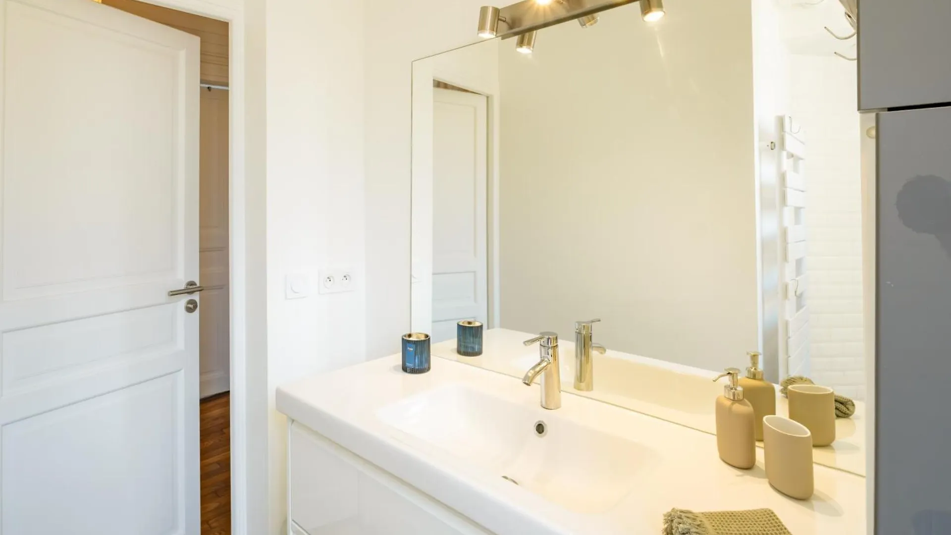 6 Guests Flat - Montparnasse Apartment Paris France